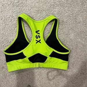 Victoria’s Secret Underwire VSX Sport Bra Size M